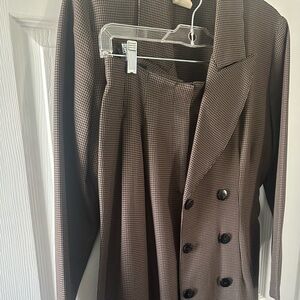 2 piece Women’s business suit